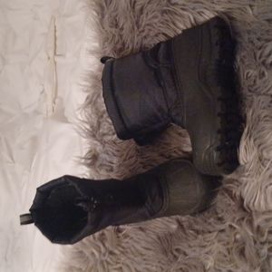 Black Unisex Kids Winter Boots, size 1